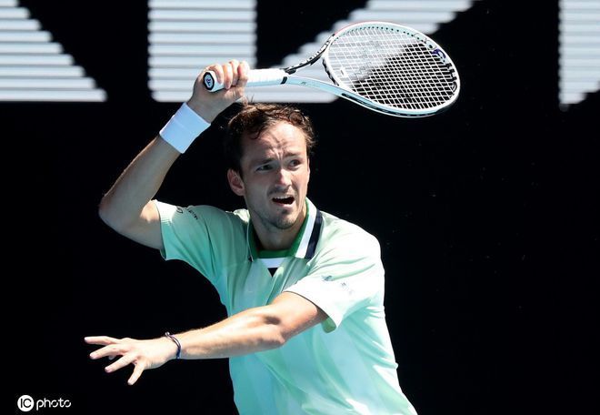 大赛中屡获 大赛中屡获